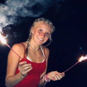 Meet your Posher, Elisa